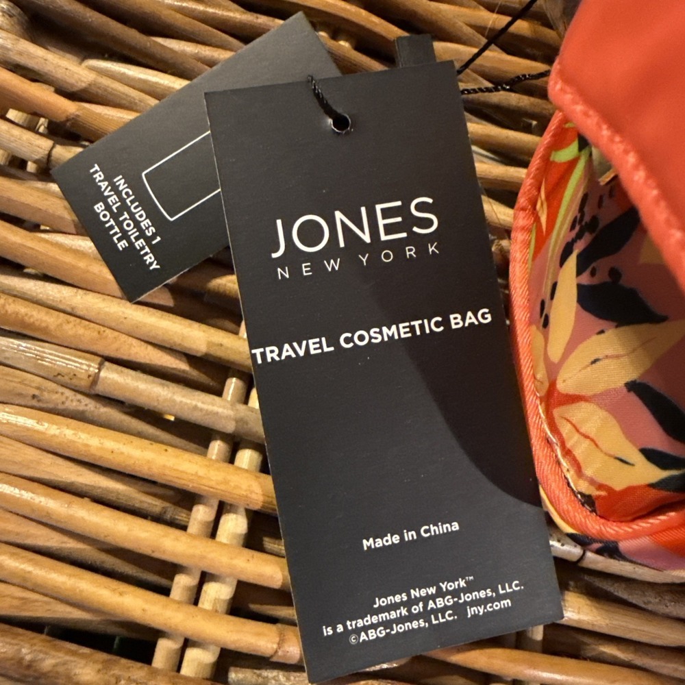 JONES NEW YORK FLORAL TOILETRY MAKEUP BAG WITH BONUS BOTTLE NEW WITH TAGS - Picture 4 of 4